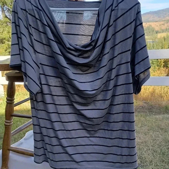 Converse Gray Striped Short Sleeve Tee - Picture 4 of 5